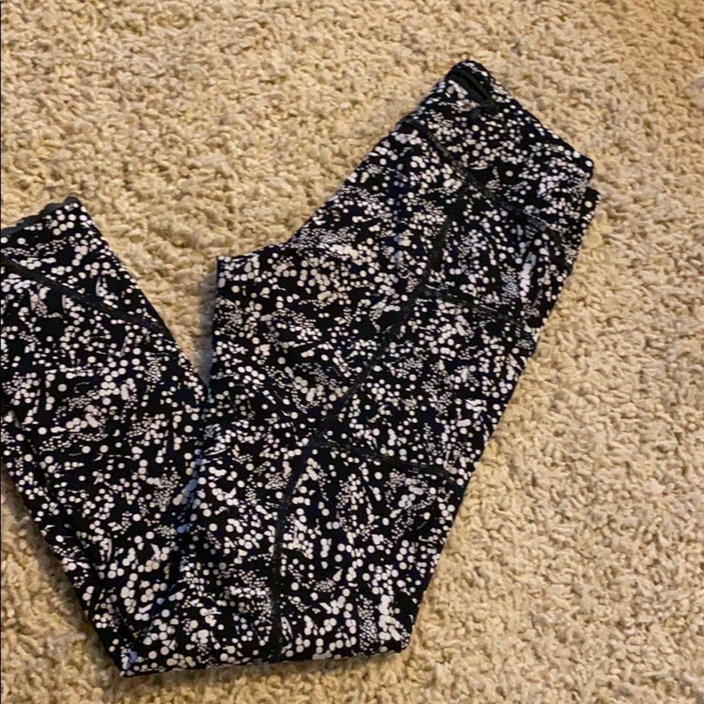 Lululemon Capri pants